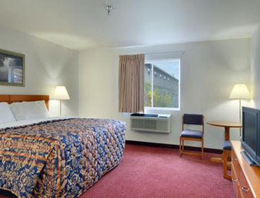 Econo Lodge Rice Lake Room photo